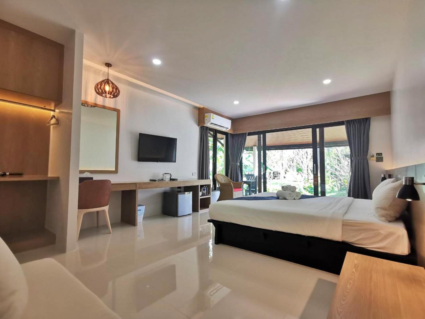 Nana Beach Hotel & Resort Pathiu Exteriér fotografie